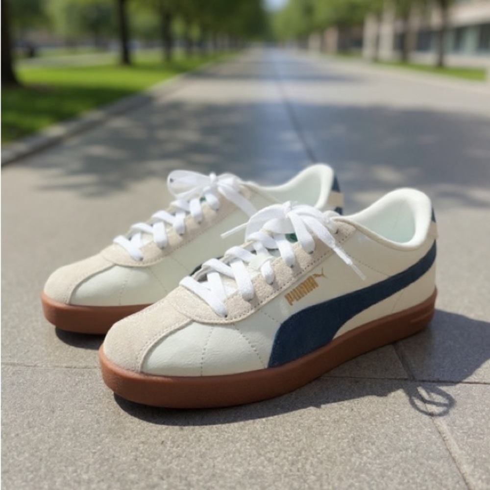 Never Worn-PUMA Club II Big Kid’s Sneakers